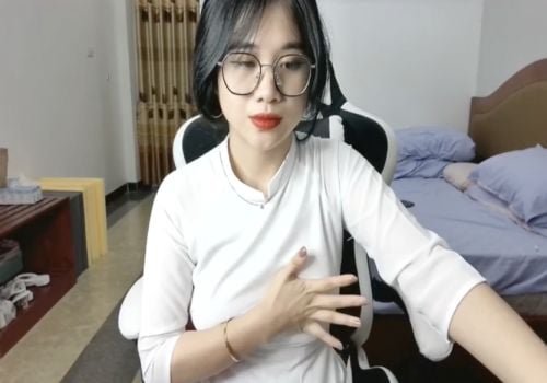 Foto emprestada pelo peito de Hoang Chau