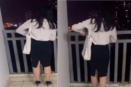 Brincando com quebra -cabeças com namorado enquanto fazia cozinhar