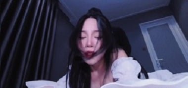 Khanh Binh e seu amante fazem amor
